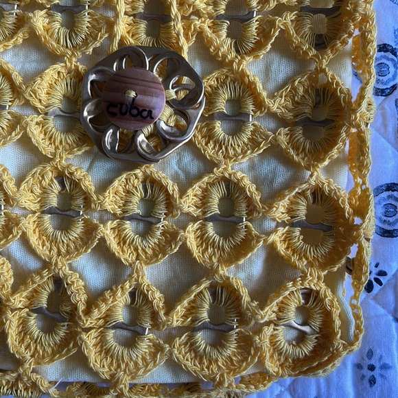 7. Handmade Cuba Crocheted Can Tab Purse, Yellow and Champagne. - Picture 2 of 5